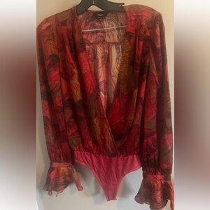VICI Blaze Bodysuit Women's Red Silky Printed Ruffle Sleeve large dark romantic